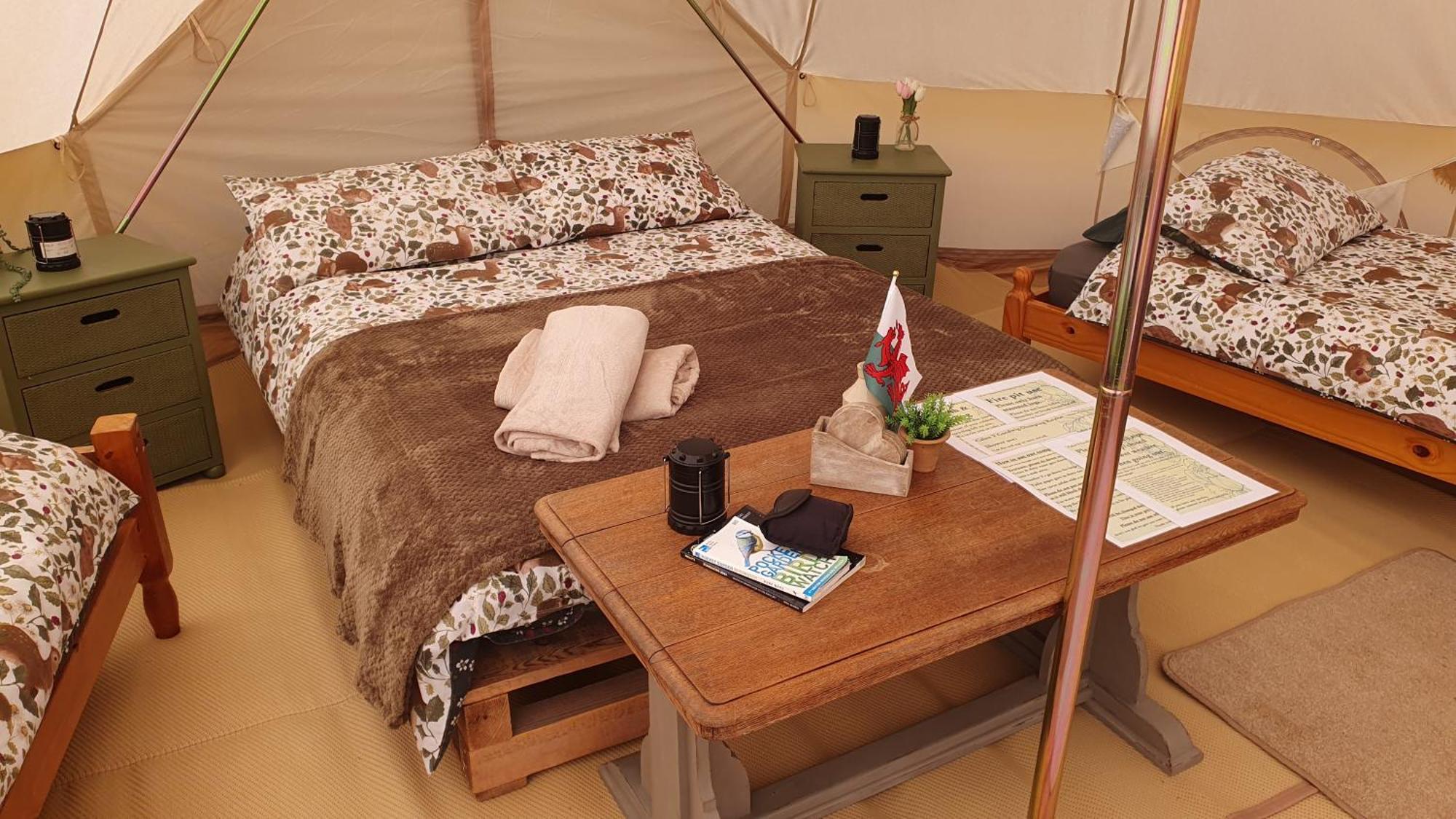 Calon Y Goedwig Glamping Llandovery Exterior foto